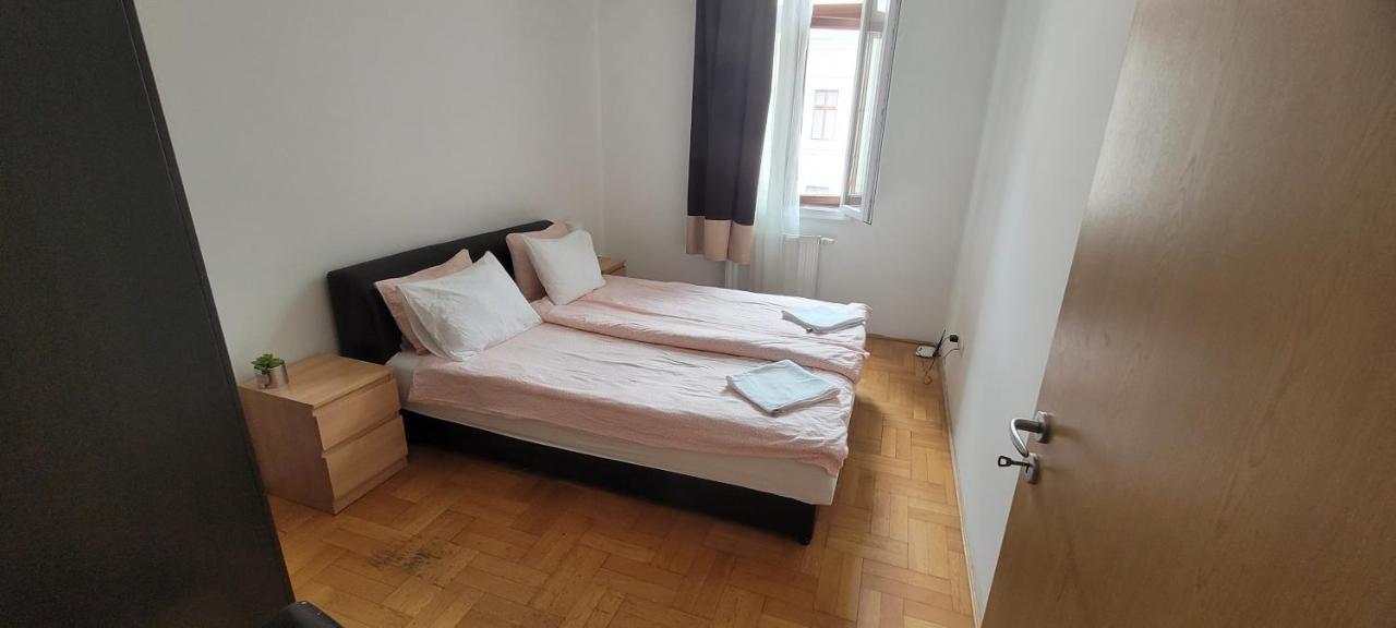 Cozy Downtown Apartment Budapest Exterior photo